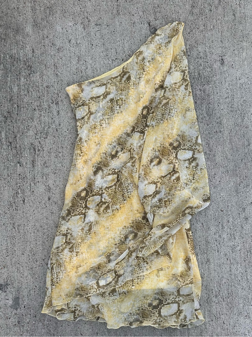 Yellow Snake Print One-Shoulder Women's Top